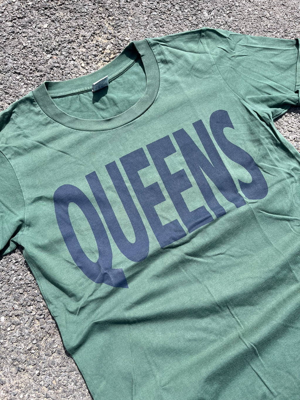 T-SHIRT "QUEENS" AMERICAN COLLEGE VERT