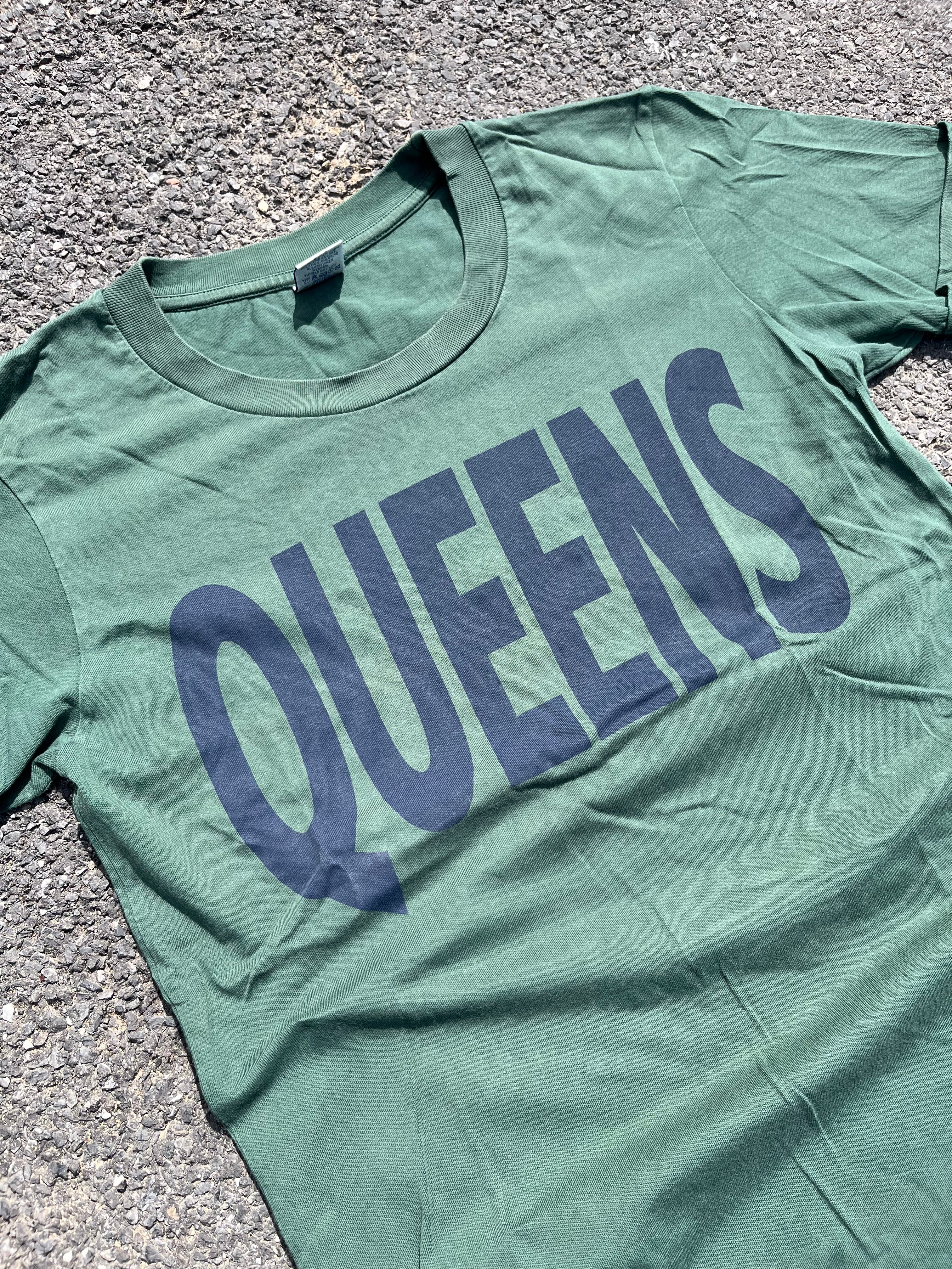 T-SHIRT "QUEENS" AMERICAN COLLEGE VERT
