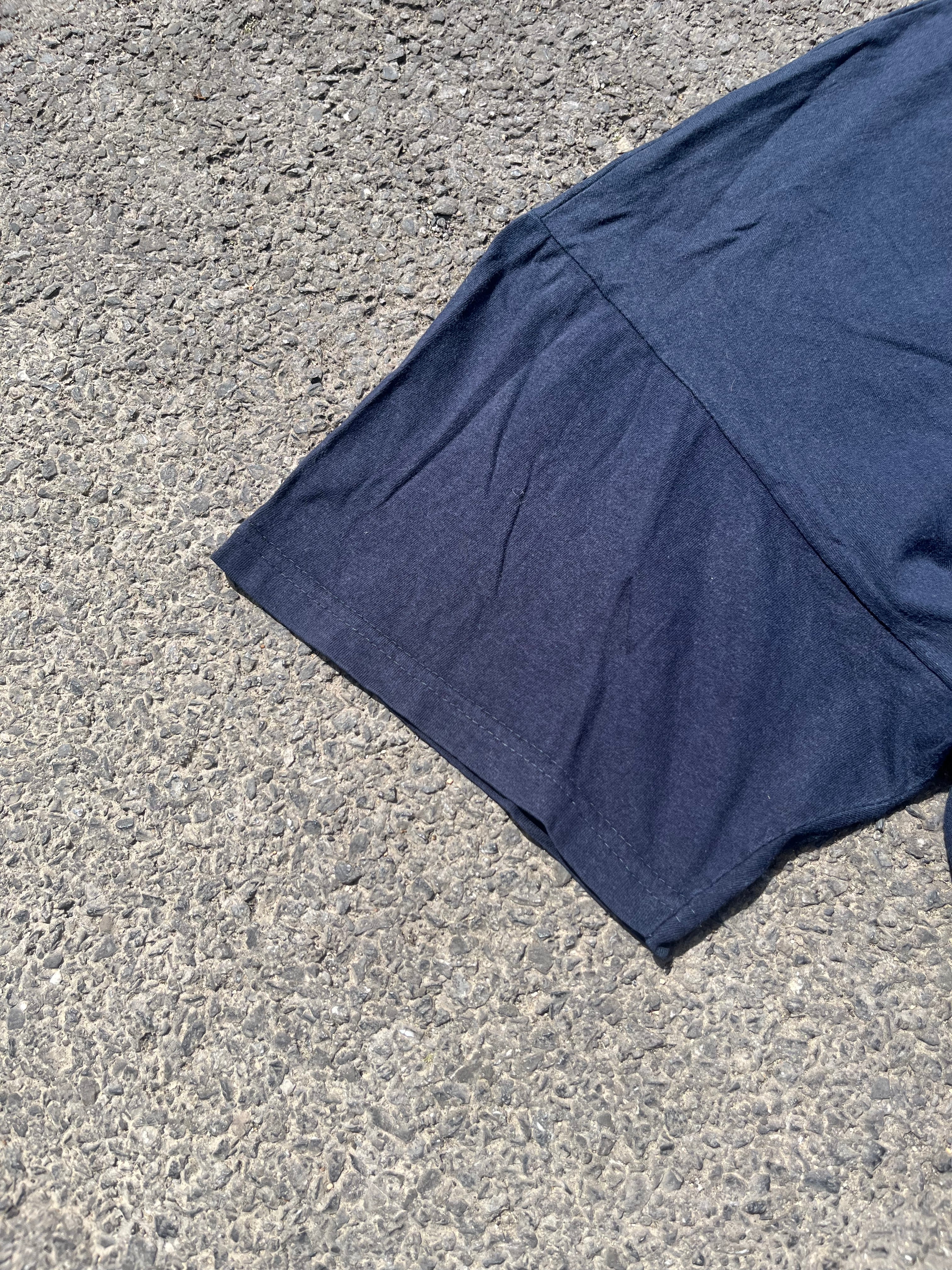 T-SHIRT SOUVENIR DES ANNÉES 2000 NOIR