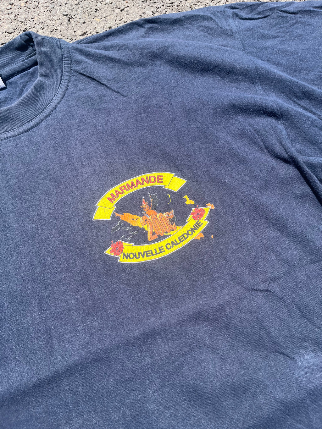 T-SHIRT SOUVENIR DES ANNÉES 2000 NOIR