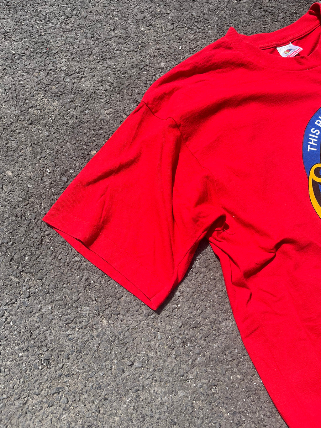 T-SHIRT SOUVENIR DE PUB SINGLE STITCH ROUGE