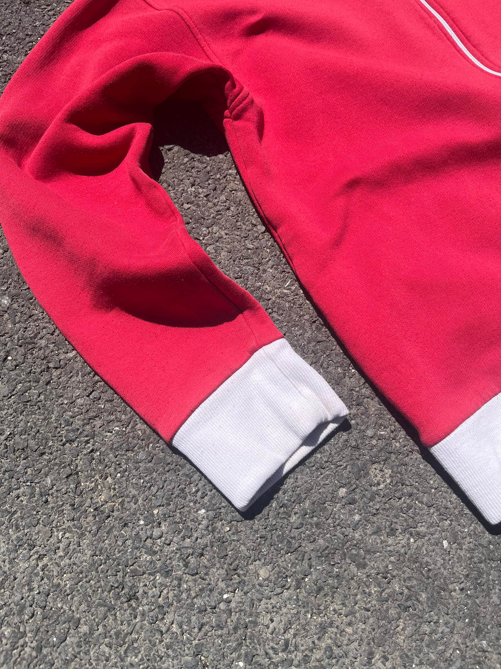 GILET BICOLORE ROUGE ET BLANC CASSÉ