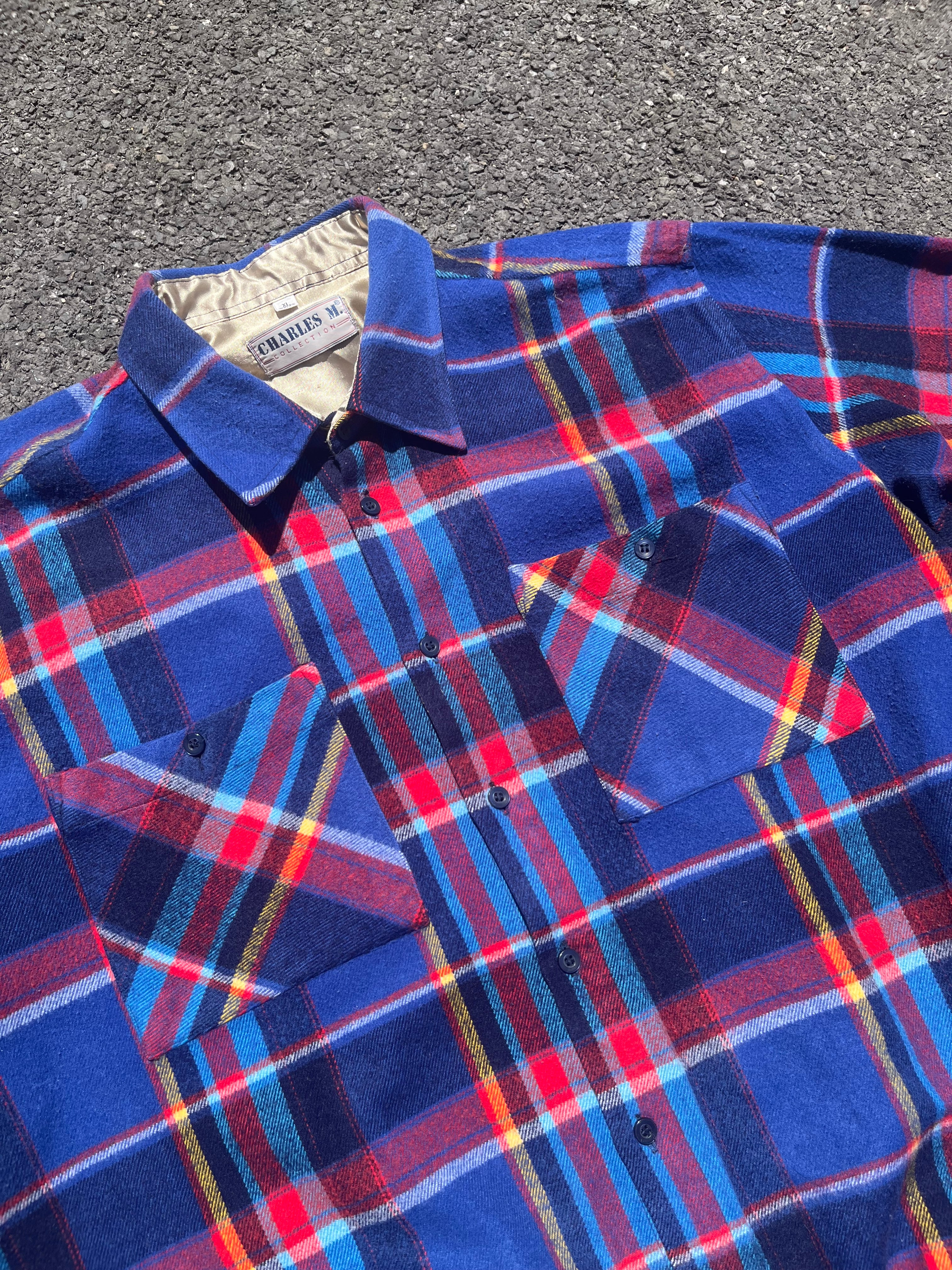 CHEMISE FLANNEL À CARREAUX BLEU ET ROUGE