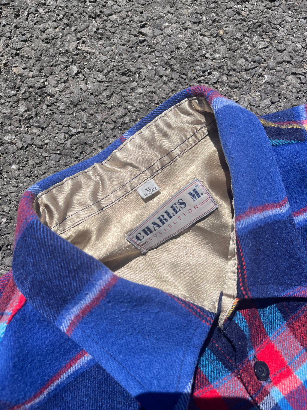 CHEMISE FLANNEL À CARREAUX BLEU ET ROUGE