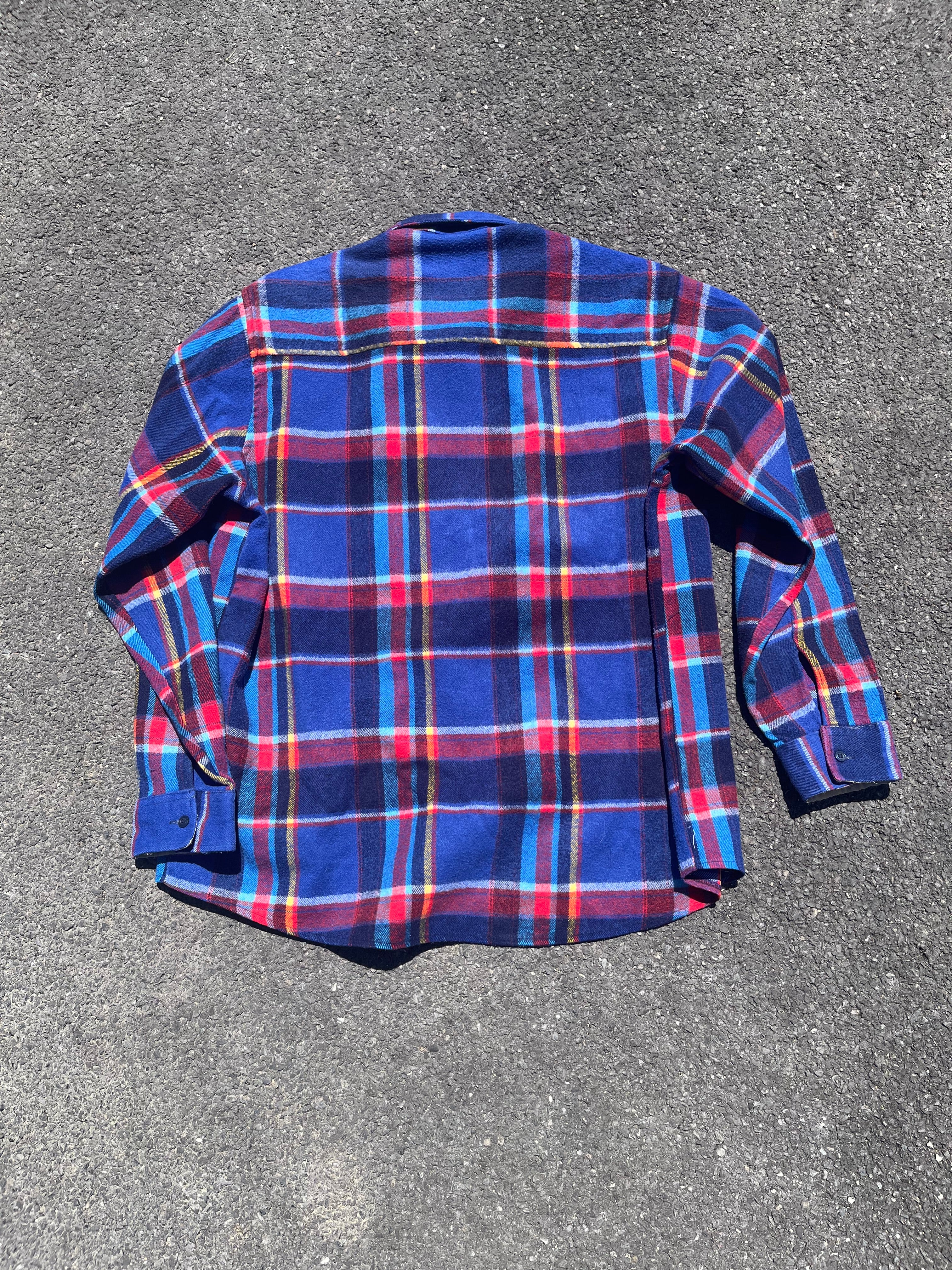 CHEMISE FLANNEL À CARREAUX BLEU ET ROUGE