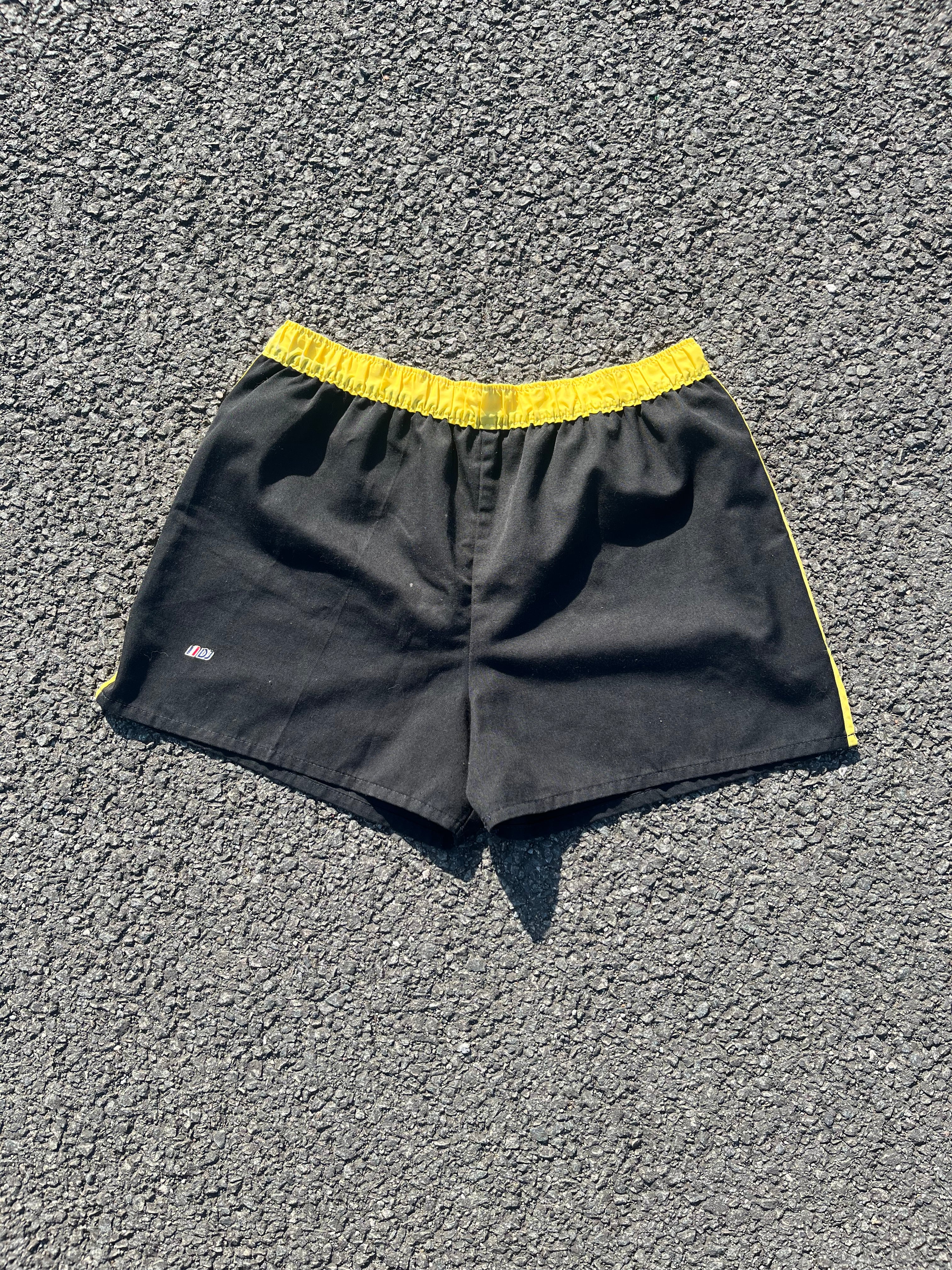 SHORT DE SPORT FABRIQUÉ EN FRANCE ANNÉE 1980