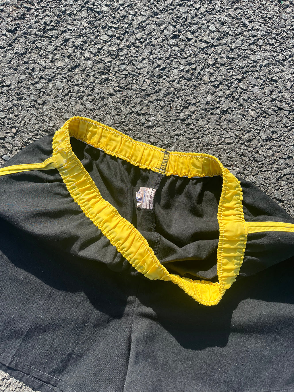 SHORT DE SPORT FABRIQUÉ EN FRANCE ANNÉE 1980